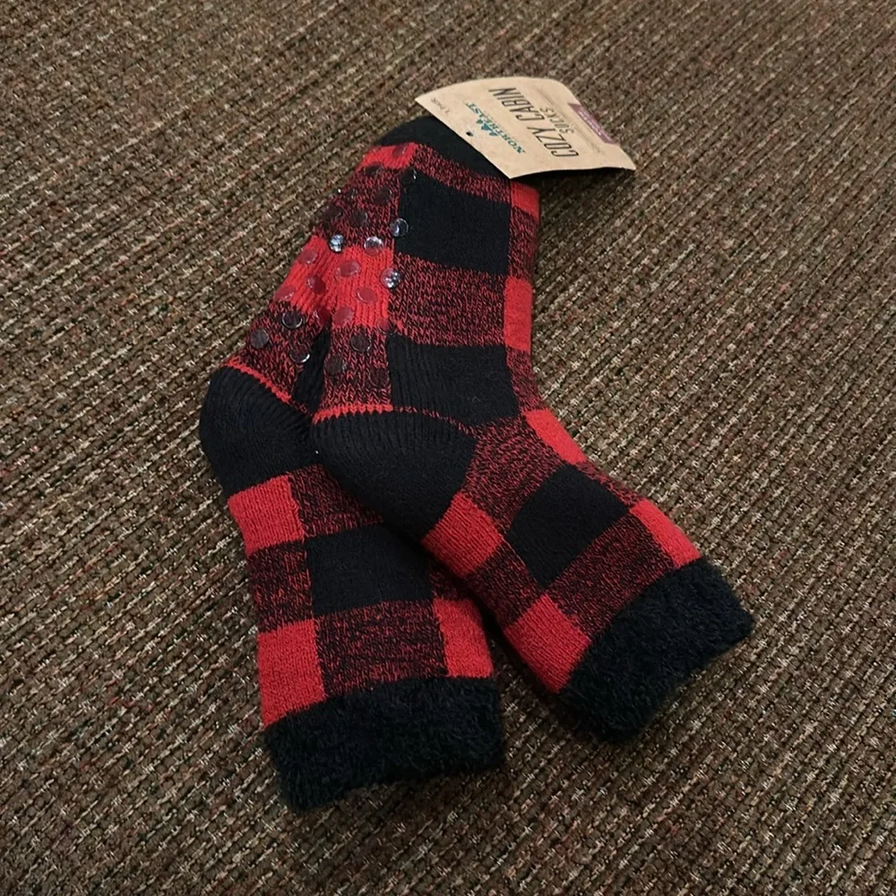 Northeast Outfitters Youth Cozy Cabin Buff Check Aloe Infused Socks